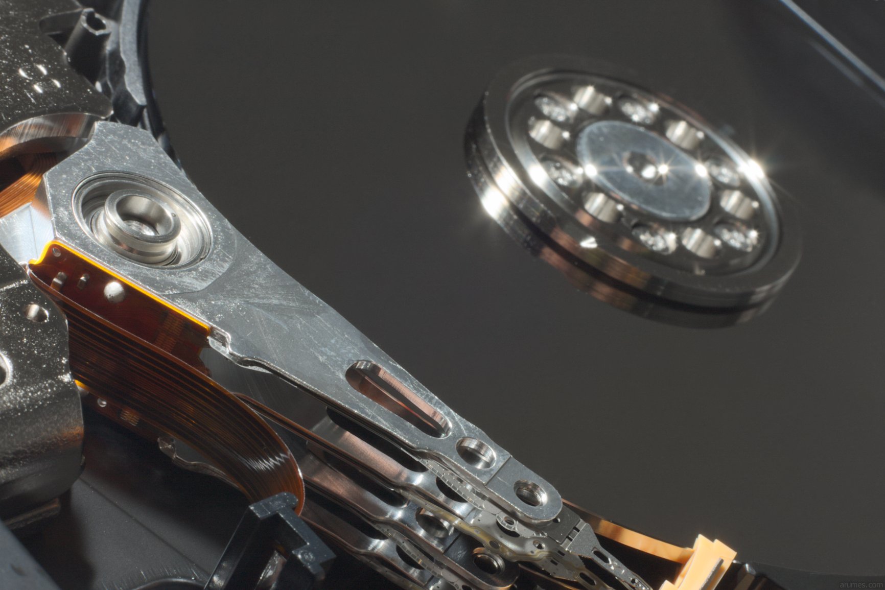 internal view of a hard disk drive